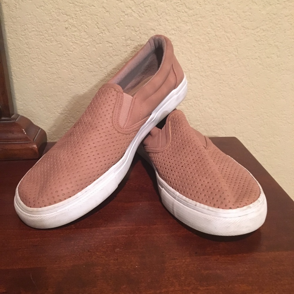 Women’s Pink Slip ons